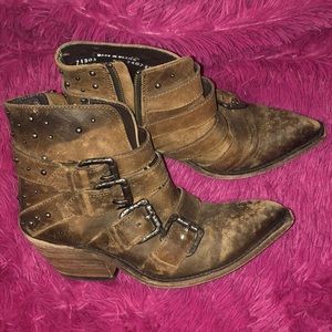 Liberty Black Booties 🖤🖤